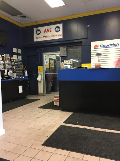 Auto Repair Shop «Arlington Auto Care», reviews and photos, 3298 Wilson Blvd, Arlington, VA 22201, USA