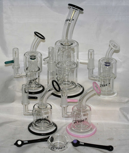 Tobacco Shop «Raspberry Roach Smoke Shop», reviews and photos, 17430 Beach Blvd, Huntington Beach, CA 92647, USA