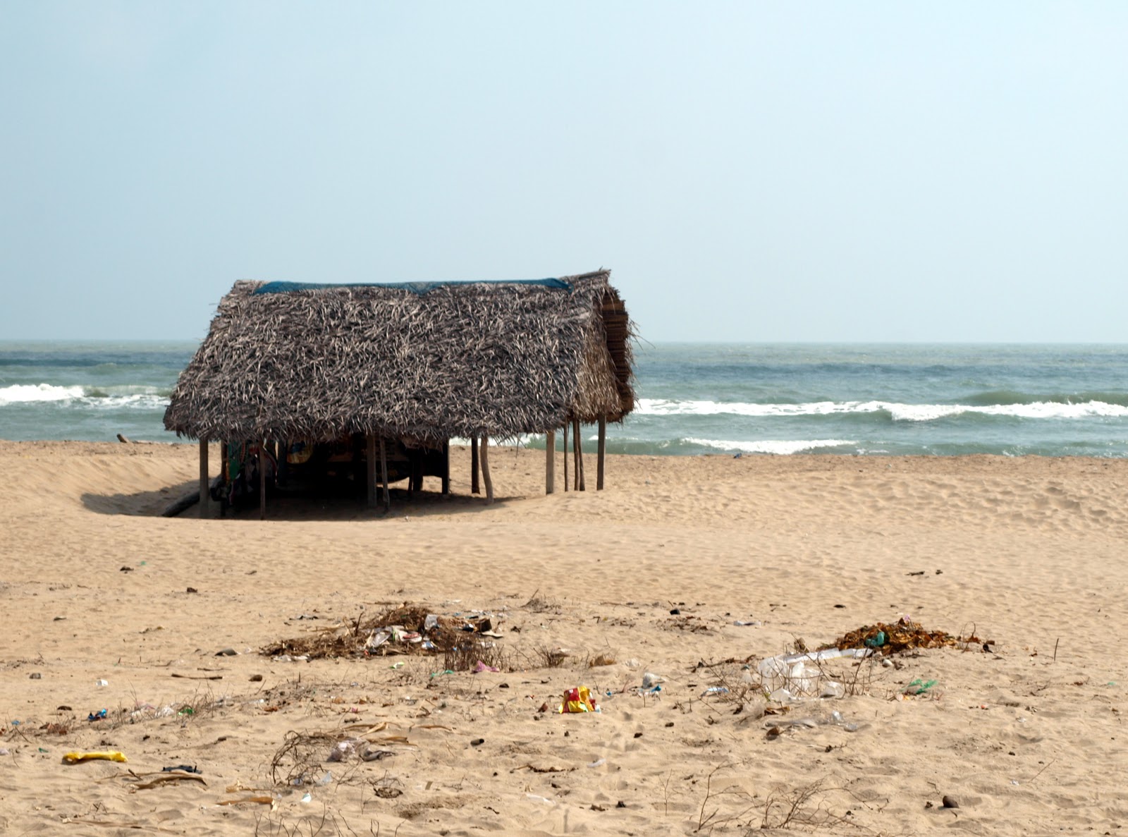 Photo de Seruthur Beach avec un niveau de propreté de partiellement propre