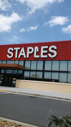 Office Supply Store «Staples», reviews and photos, 713 Winfield Dunn Pkwy, Sevierville, TN 37876, USA