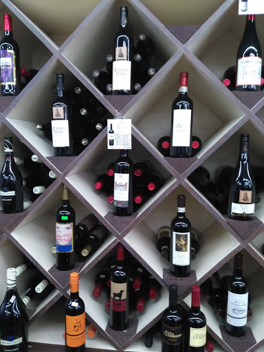 Liquor Store «House of Liquors», reviews and photos, 4330 Callaghan Rd, San Antonio, TX 78228, USA