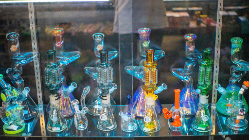 Tobacco Shop «Puffit Smoke & Vape Shop», reviews and photos, 4434 S Archer Ave, Chicago, IL 60632, USA