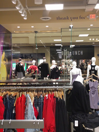 Shopping Mall «Mayfair», reviews and photos, 2500 N Mayfair Rd, Wauwatosa, WI 53226, USA