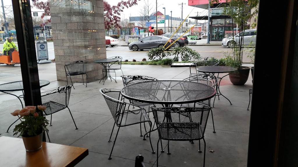 Le's Deli & Bakery 98118