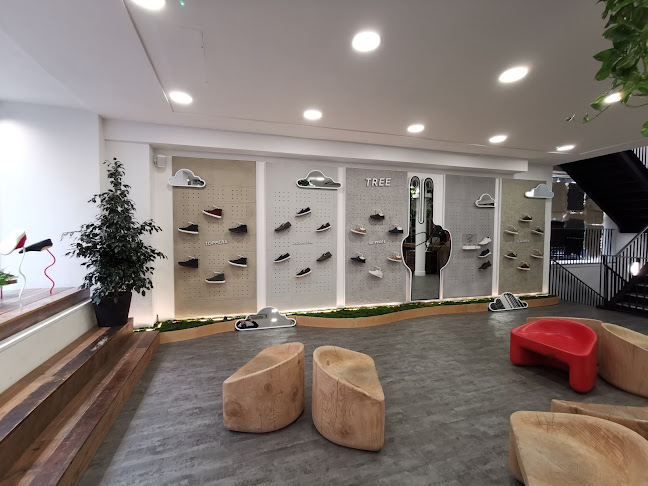 Comments and reviews of Allbirds Covent Garden
