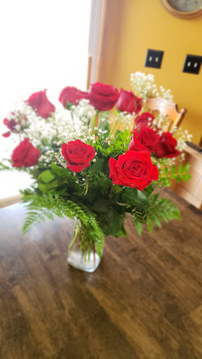 Florist «Crimson Ridge Florist Rockford», reviews and photos, 735 N Perryville Rd, Rockford, IL 61107, USA