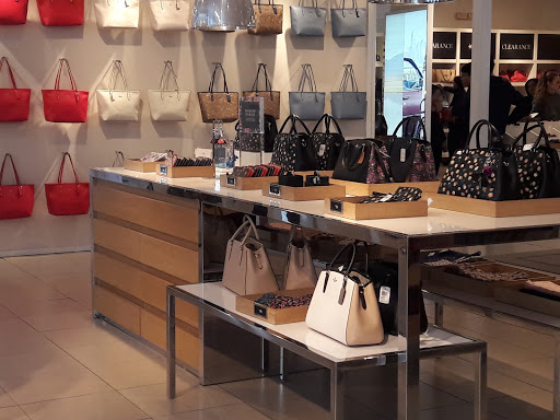 Shopping Mall «Gilroy Premium Outlets», reviews and photos, 681 Leavesley Rd, Gilroy, CA 95020, USA