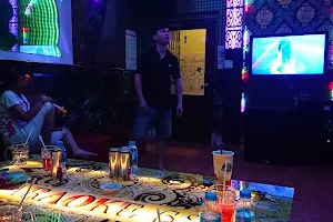 68 Karaoke Le Binh image