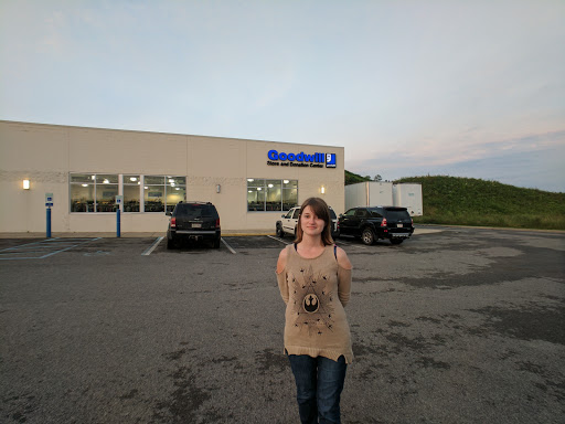 Thrift Store «Goodwill», reviews and photos