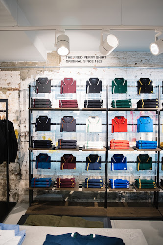 Comments and reviews of FRED PERRY London Camden Store