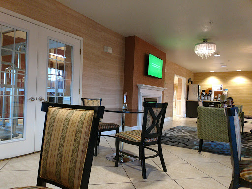 Hotel «Holiday Inn Express Santa Rosa», reviews and photos