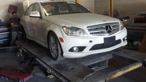 Auto Body Shop «303 Denver Auto Body», reviews and photos, 1801 W Colfax Ave, Denver, CO 80204, USA