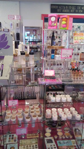 MakeUpMania, 4407 Lowell Blvd, Denver, CO 80211, USA, 