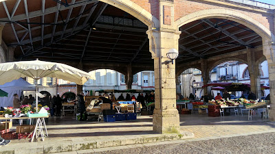Place Couverte à Valence d'Agen