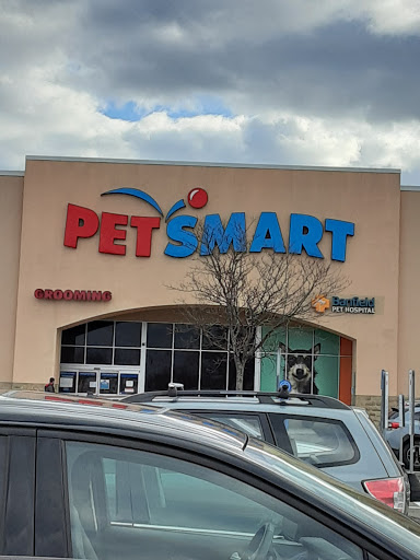 Pet Supply Store «PetSmart», reviews and photos, 5 Mystic View Rd, Everett, MA 02149, USA