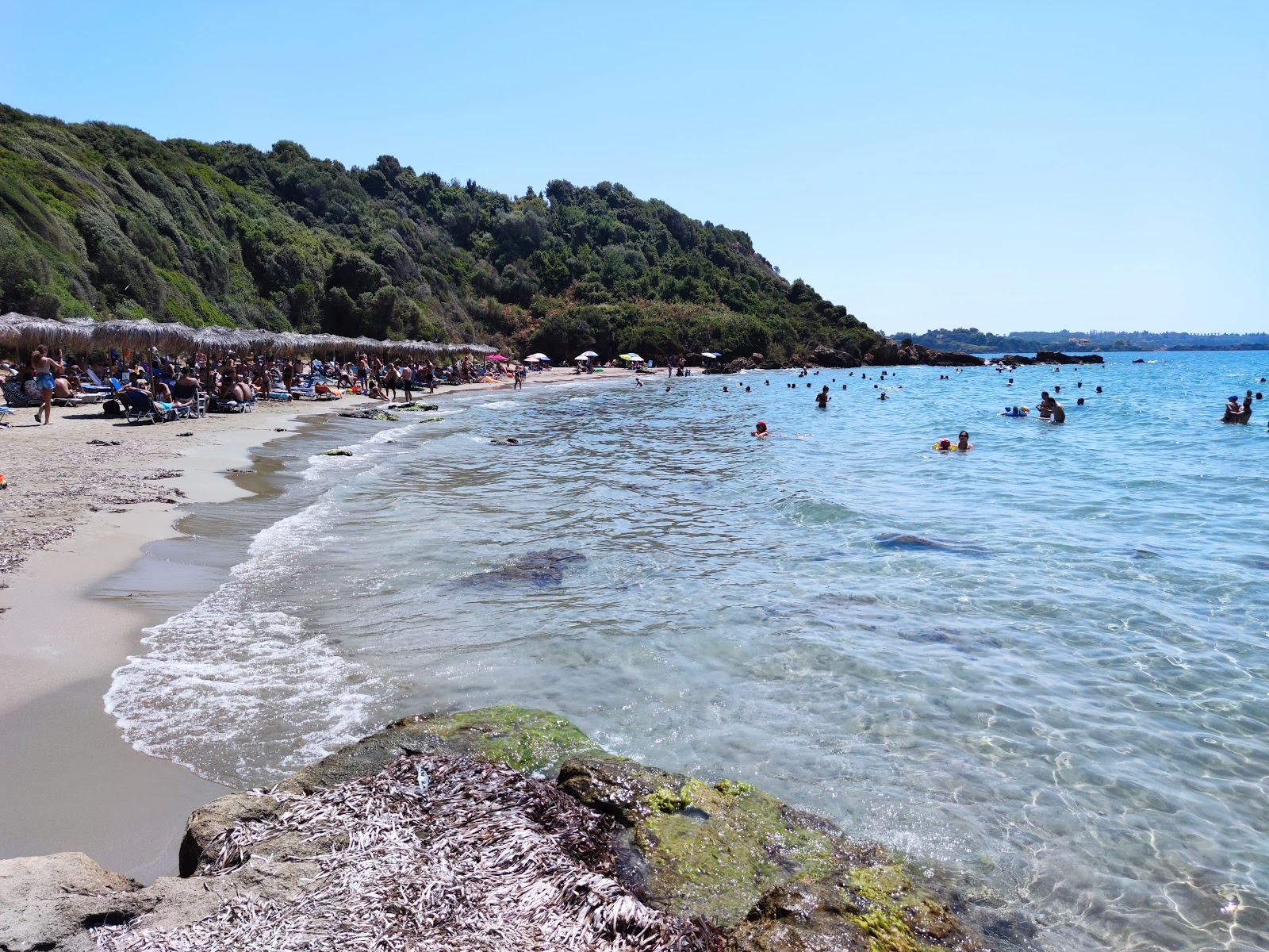 Foto von Skafidia beach mit türkisfarbenes wasser Oberfläche