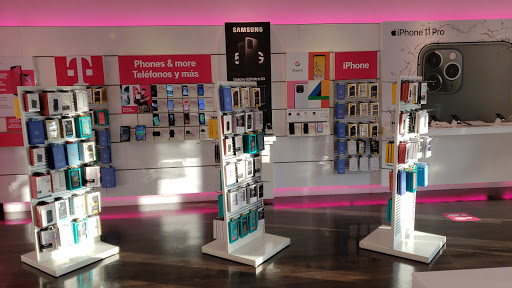 Cell Phone Store «T-Mobile», reviews and photos, 5650 Roswell Rd, Atlanta, GA 30342, USA