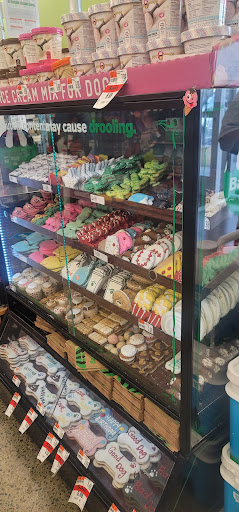 Pet Supply Store «Pet Supplies Plus», reviews and photos, 720 Hoosick Rd, Troy, NY 12180, USA