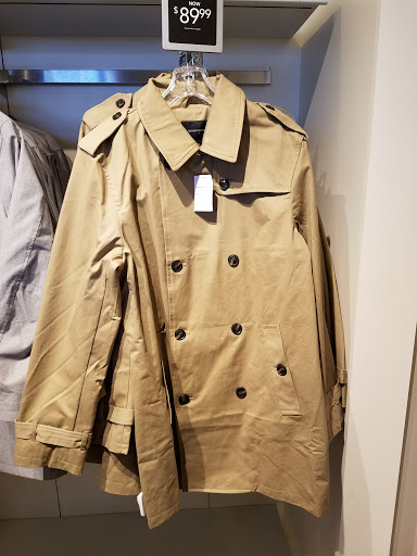 Clothing Store «Banana Republic Factory Store», reviews and photos, 422 86th St, Brooklyn, NY 11209, USA
