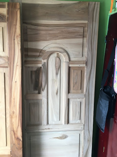 Venta de puertas RANGRAVI - Carpintería