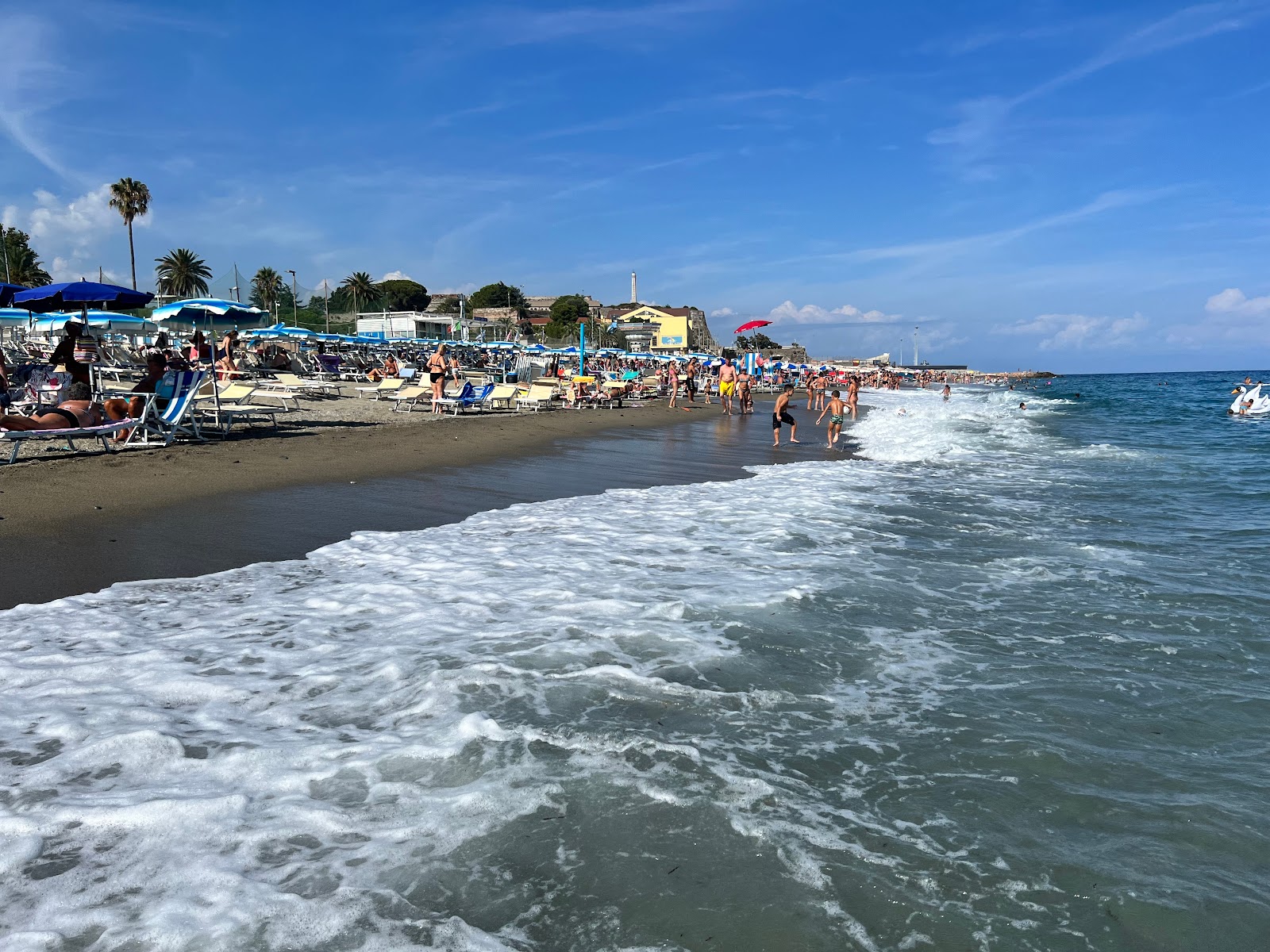Foto van Spiaggia Libera del Prolungamento met ruim strand