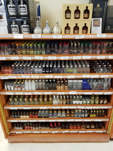 State Liquor Store «NH Liquor & Wine Outlet», reviews and photos, 234 White Mountain Hwy, Conway, NH 03818, USA