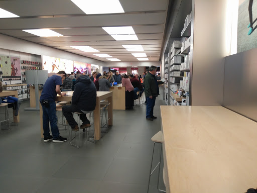 Computer Store «Apple Fair Oaks», reviews and photos, 11750 Fair Oaks Mall, Fairfax, VA 22033, USA