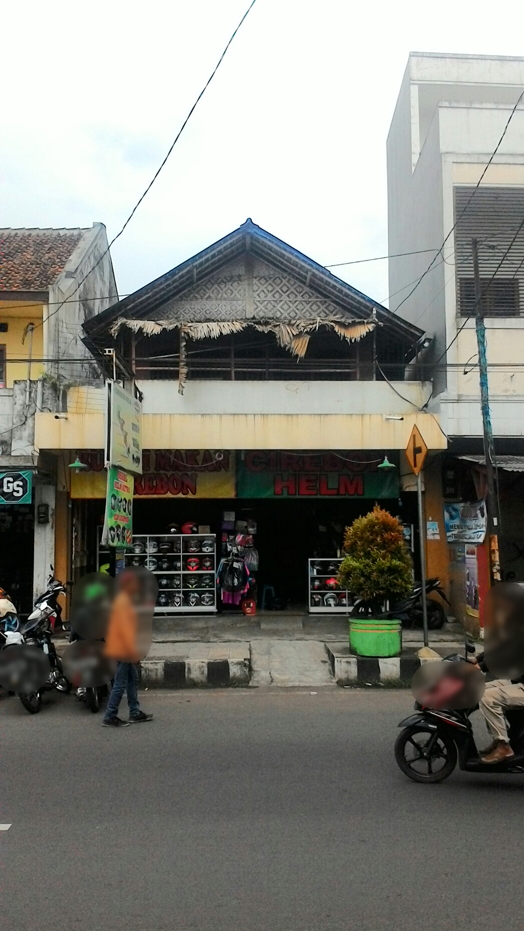 Cirebon Helm