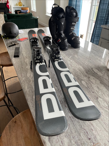 Ski Shop «Cabin Craft Snowboard & Ski Shop», reviews and photos, 2 Main St, Spring Mt, PA 19478, USA