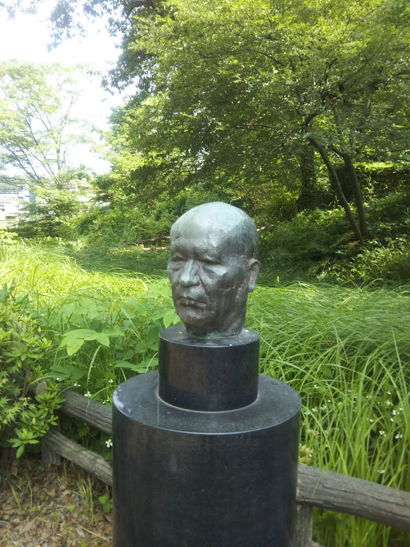 片倉城跡公園･彫刻広場