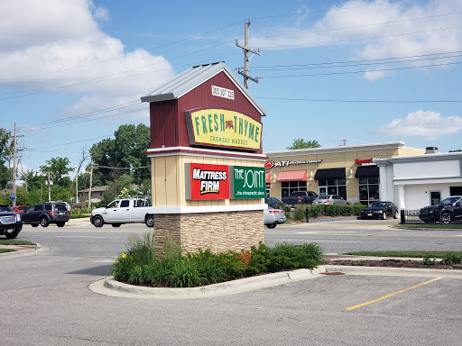 Grocery Store «Fresh Thyme Farmers Market- Downers Grove», reviews and photos, 325 Ogden Ave, Downers Grove, IL 60515, USA