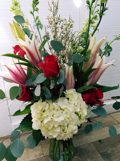 Gift Shop «Fireplace Gifts & Florist», reviews and photos, 6800 E Main St, Reynoldsburg, OH 43068, USA