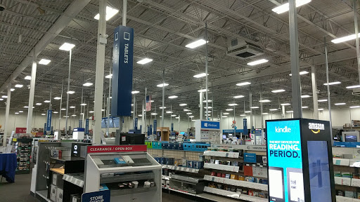 Electronics Store «Best Buy», reviews and photos, 2301 Howard St, Evanston, IL 60202, USA