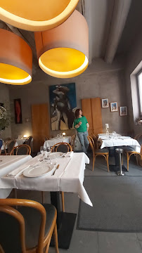 Atmosphère du Chez Loury Restaurant Le Mistral à Marseille - n°11