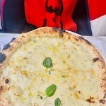 Photo n°2 de l'avis de SalvaBotello. fait le 04/01/2024 à 13:37 sur le  L'antica pizzeria di Trevi à Rome