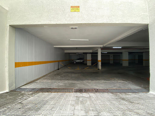 Reis Estacionamento - Estacionamento Av. República Argentina.