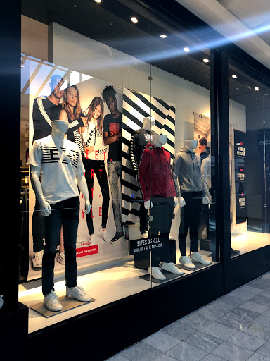 Clothing Store «Express», reviews and photos, 3251 20th Ave, San Francisco, CA 94132, USA