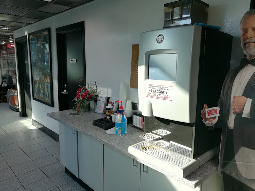 Car Wash «Red Carpet Car Wash», reviews and photos, 2414 N Sepulveda Blvd, Manhattan Beach, CA 90266, USA