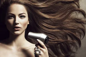 Salon Atash Hair & Brow Bar image