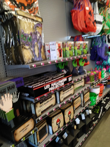 Dollar Store «Dollar Tree», reviews and photos, 52 Rockland Plaza, Nanuet, NY 10954, USA