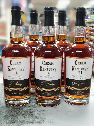 Grocery Store «La Riviera Market and Spirits», reviews and photos, 9331 La Riviera Dr, Sacramento, CA 95826, USA