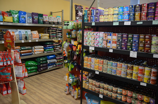 Pet Supply Store «Leash on Life, Pet Supplies», reviews and photos, 650 Pacha Pkwy #5, North Liberty, IA 52317, USA