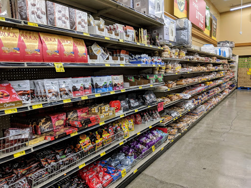 Grocery Store «Grocery Outlet Bargain Market», reviews and photos, 80 E Washington St, Petaluma, CA 94952, USA