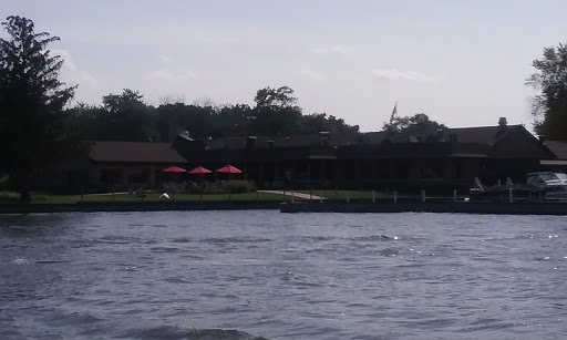 Country Club «McHenry Country Club», reviews and photos, 820 N John St, McHenry, IL 60050, USA