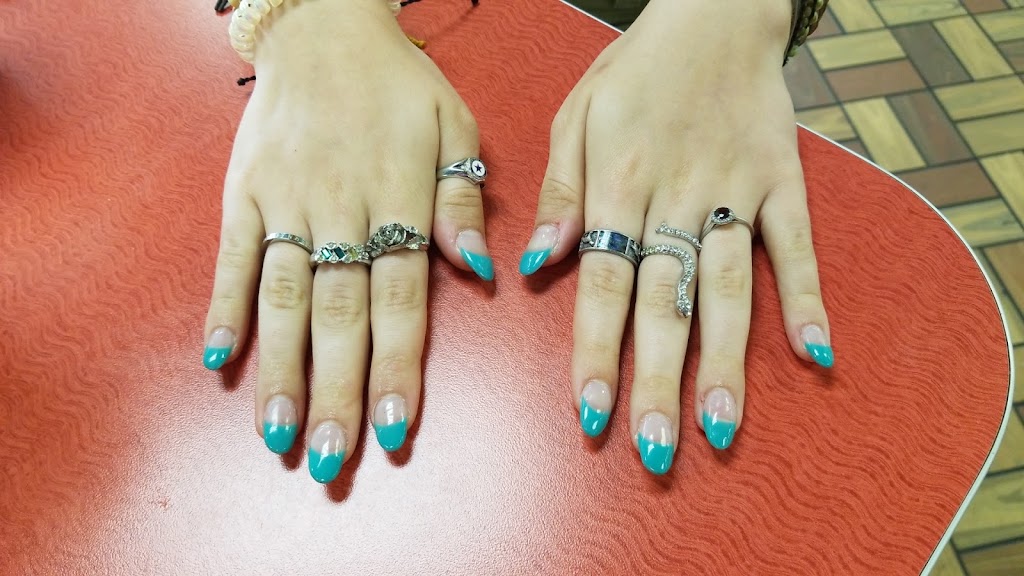 Lynn's Nails 27504