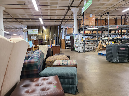 Building Materials Store «Habitat For Humanity ReStore Elgin», reviews and photos, 800 N State St, Elgin, IL 60123, USA