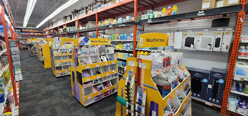 Office Supply Store «Staples», reviews and photos, 672 Queen St, Southington, CT 06489, USA