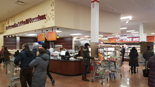 Shopping Mall «Wick Shopping Plaza», reviews and photos, 561 US-1, Edison, NJ 08817, USA