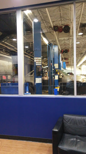 Auto Parts Store «Pep Boys Auto Parts & Service», reviews and photos, 3933 W Hillsborough Ave, Tampa, FL 33614, USA