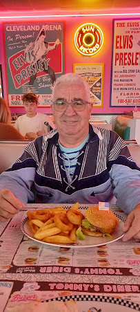 Hamburger du Restaurant américain Tommy's Diner à Mondeville - n°15